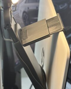 ノートPC上部に掛けたリングライト